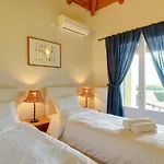 Ioli's Villa *