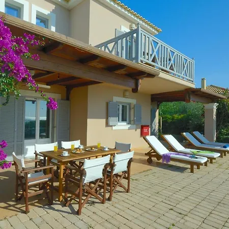 Ioli's Vila *